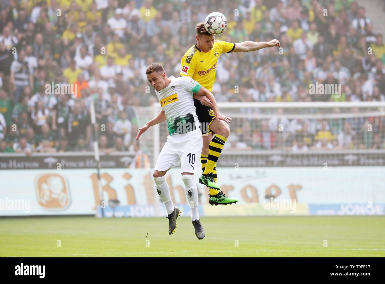 Gladbach, Allemagne. 18 mai, 2019. firo : 18.05.2019, Football, 2018/2019, 1.Bundesliga : Borussia VfL Mönchengladbach Borussia Mönchengladbach, - BVB Dortmund duels, Åukasz Thorgan action par rapport à risque. Utilisation dans le monde entier | Credit : dpa/Alamy Live News Banque D'Images