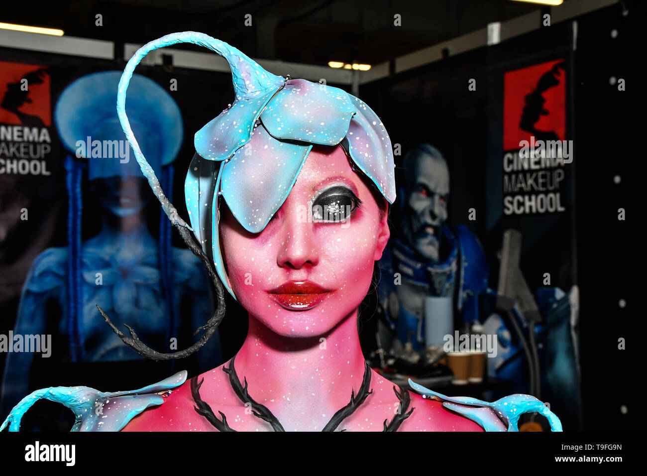 Londres, Royaume-Uni. 18 mai, 2019. Des exposants et des maquilleurs du monde entier lors d'IMATS Londres le 18 mai 2019, Londres, Royaume-Uni. Credit Photo : Alamy/Capital Live News Banque D'Images