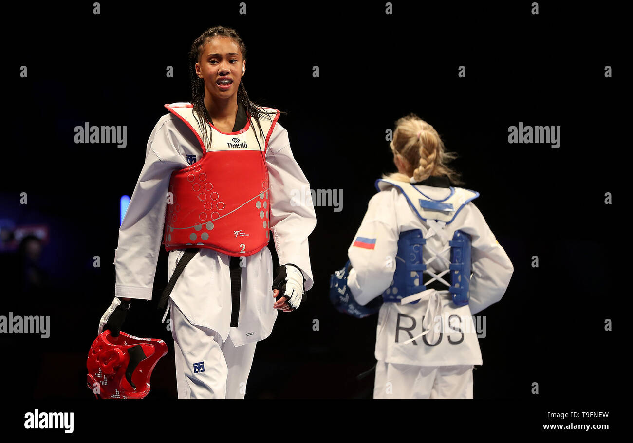 Great Britain's Aaliyah Powell montre son découragement après son -53kg match de demi-finale contre la Russie, Kudashova la Tatiana pendant quatre jours des Championnats du monde de Taekwondo à l'Arena de Manchester, Manchester. Banque D'Images