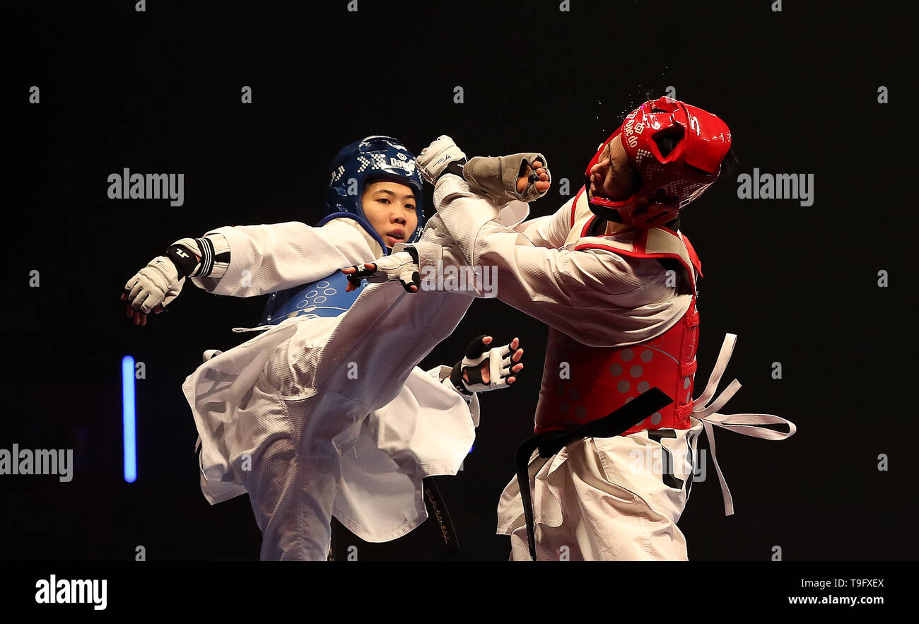 Wongpattanakkit Panipak la Thaïlande (à gauche) sur son chemin pour gagner la finale féminine -49kg contre la Chine, au cours de Wu 10 Yushan jour 4 de World Taekwondo Championships à la Manchester Arena, Manchester. Banque D'Images