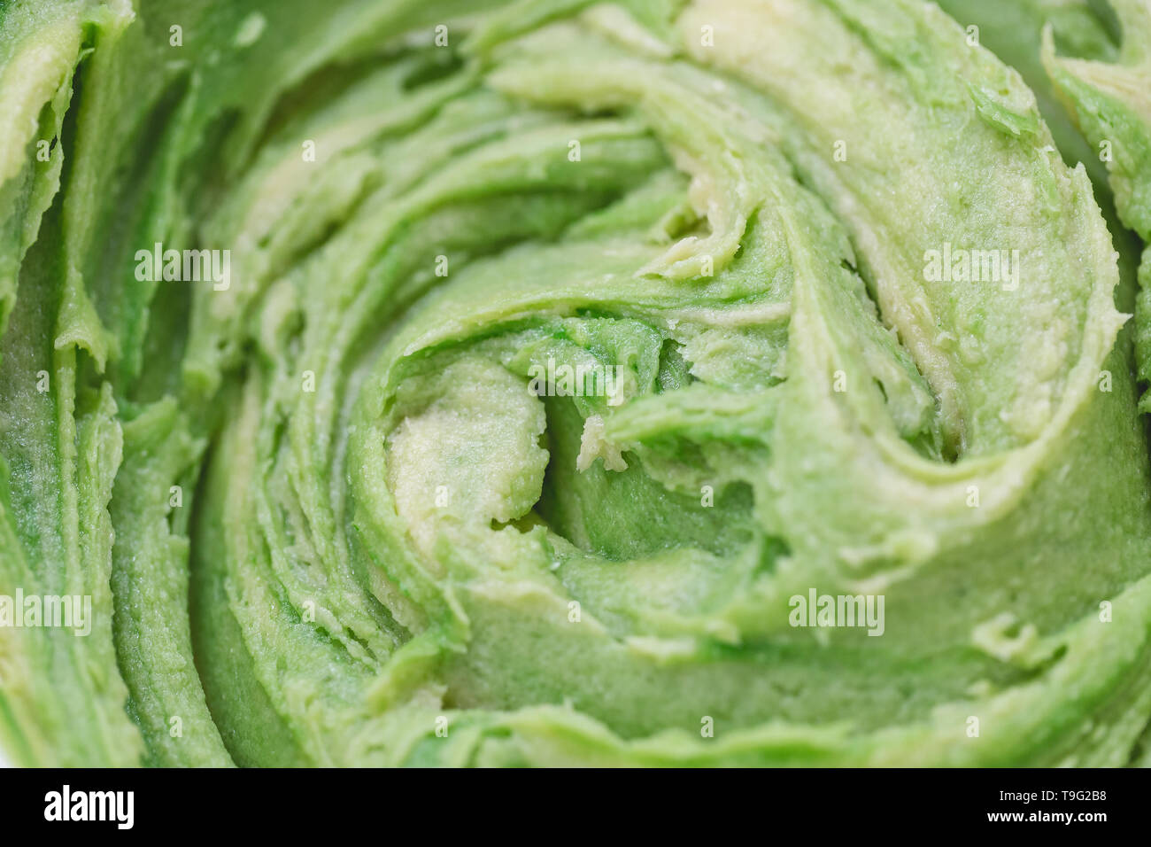 Close up sur la pâte à biscuit vert. Saint Patricks Day et Pâques le bicarbonate de concept. Haut de la vue, télévision lay, copiez l'espace. Banque D'Images