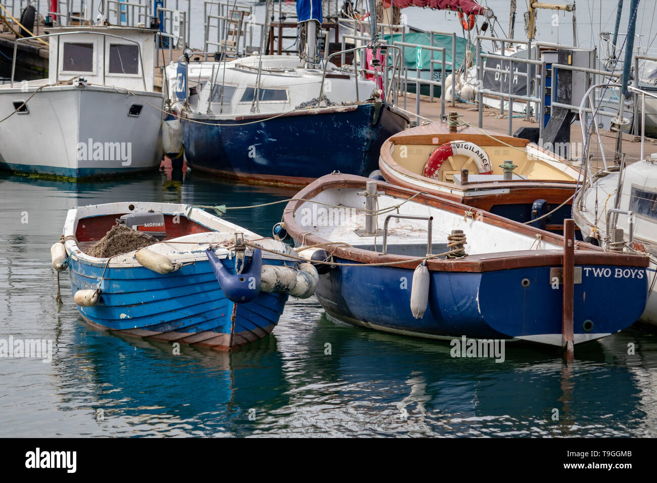 Chalutiers à perche et des bateaux de pêche à Brixham Harbour et Quayside,Angleterre,Torbay.Devon Banque D'Images
