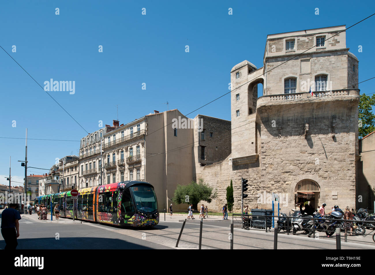 Montpellier, tramway moderne Linie 3, Fahrzeugdesign von Christian Lacroix - Montpellier, la ligne 3 du tramway moderne, design par Christian Lacroix, l'Observat Banque D'Images