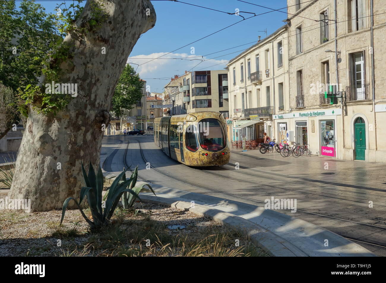 Montpellier, tramway moderne Linie 4, Fahrzeugdesign von Christian Lacroix - Montpellier, la ligne 4 du tramway moderne, design par Christian Lacroix, Louis bl Banque D'Images