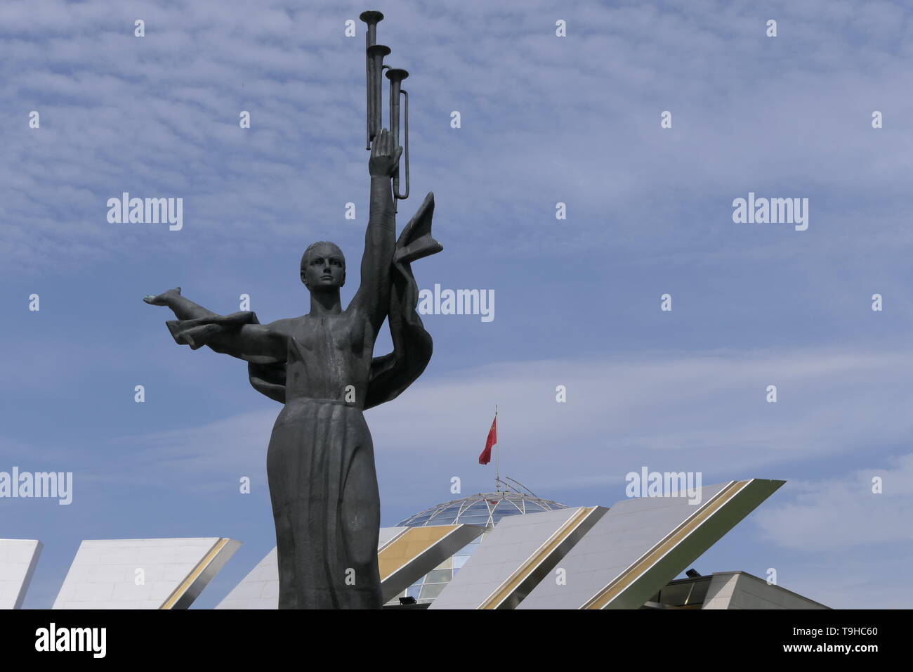 Musée de la guerre à Minsk, en raison de la mère patrie de sculpture, Bélarus Banque D'Images