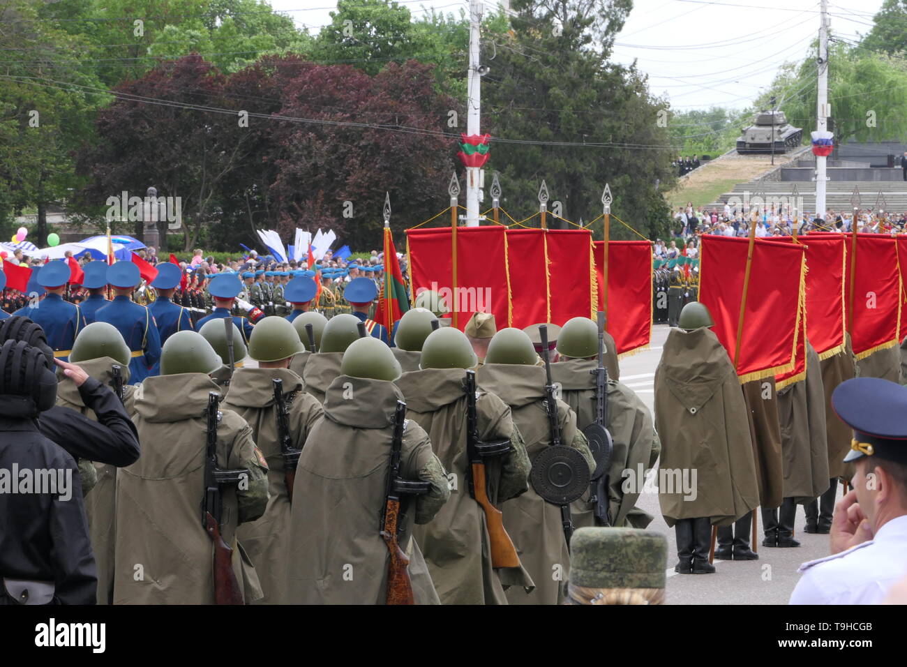 TIRASPOL, LA TRANSNISTRIE - 9 mai 2018 : La Transnistrie soldats sur la place principale du centre de Tiraspol lors du défilé de la victoire. Banque D'Images