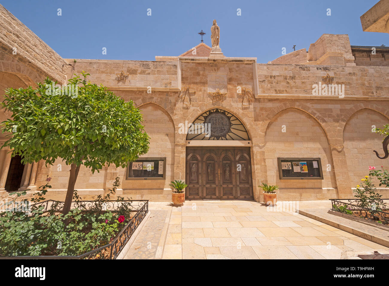En dehors de l'Église catholique de la Nativité à Bethléem, Cisjordanie, Palestine, Israël Banque D'Images