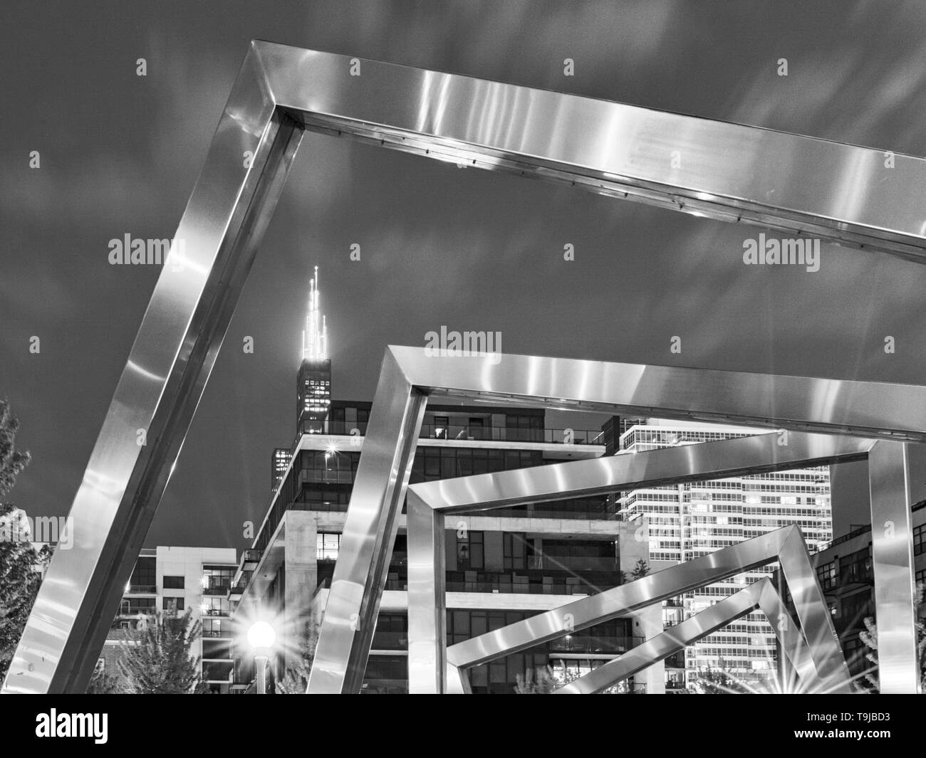 West Loop de Chicago cityscape quartier pendant la nuit en noir et blanc. Voyager dans l'Illinois. Banque D'Images