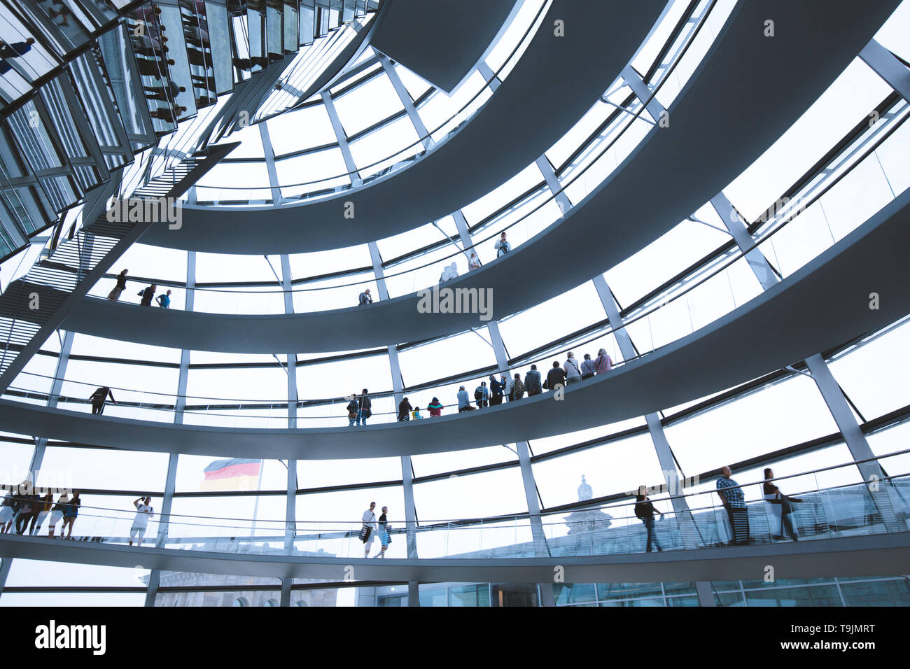 Vue de l'intérieur de la célèbre coupole du Reichstag à Berlin, Allemagne Banque D'Images