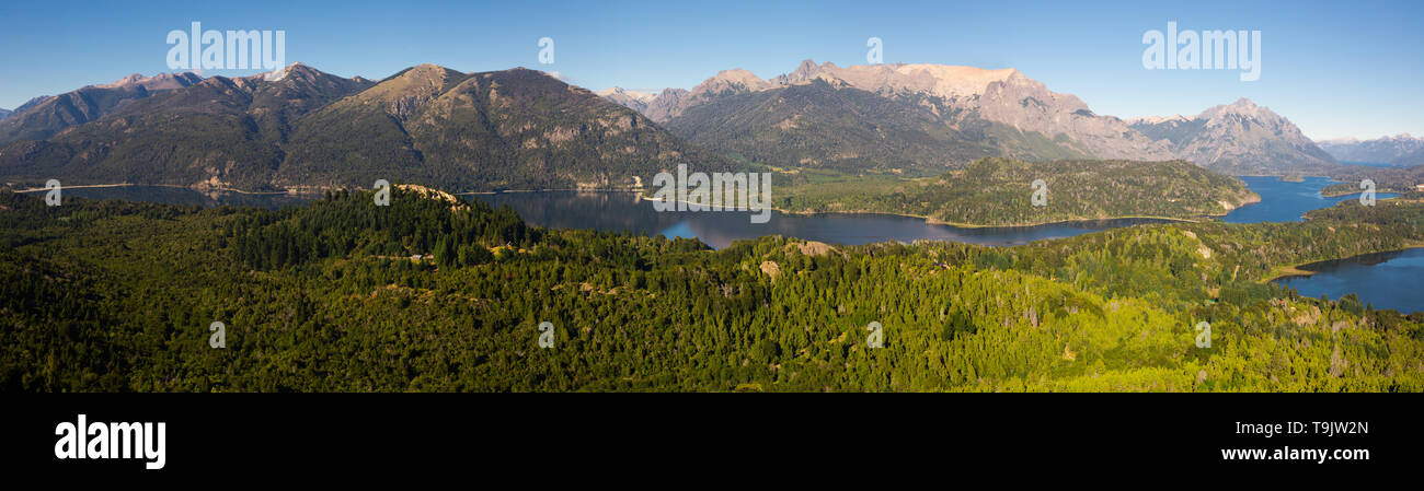 Voir des lacs Nahuel Huapi et les pentes de la montagne Cerro Campanario près de Bariloche. L'Argentine, l'Amérique du Sud Banque D'Images