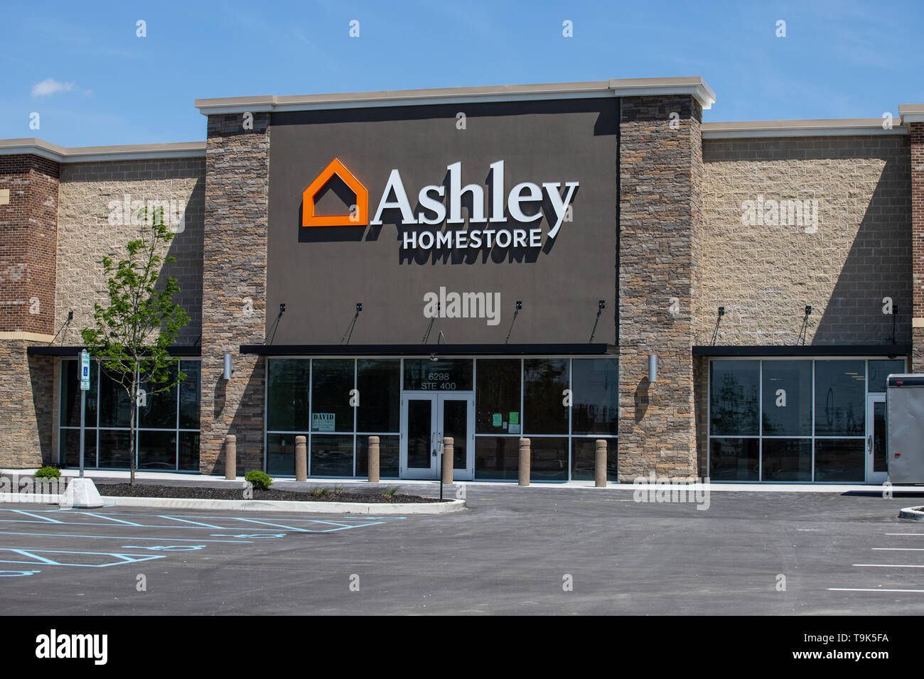 Whitestown - Circa Mai 2019 : Ashley Furniture Homestore Emplacement de vente au détail. Ashley Homestore est le plus grand détaillant de meubles en Amérique du Nord II Banque D'Images