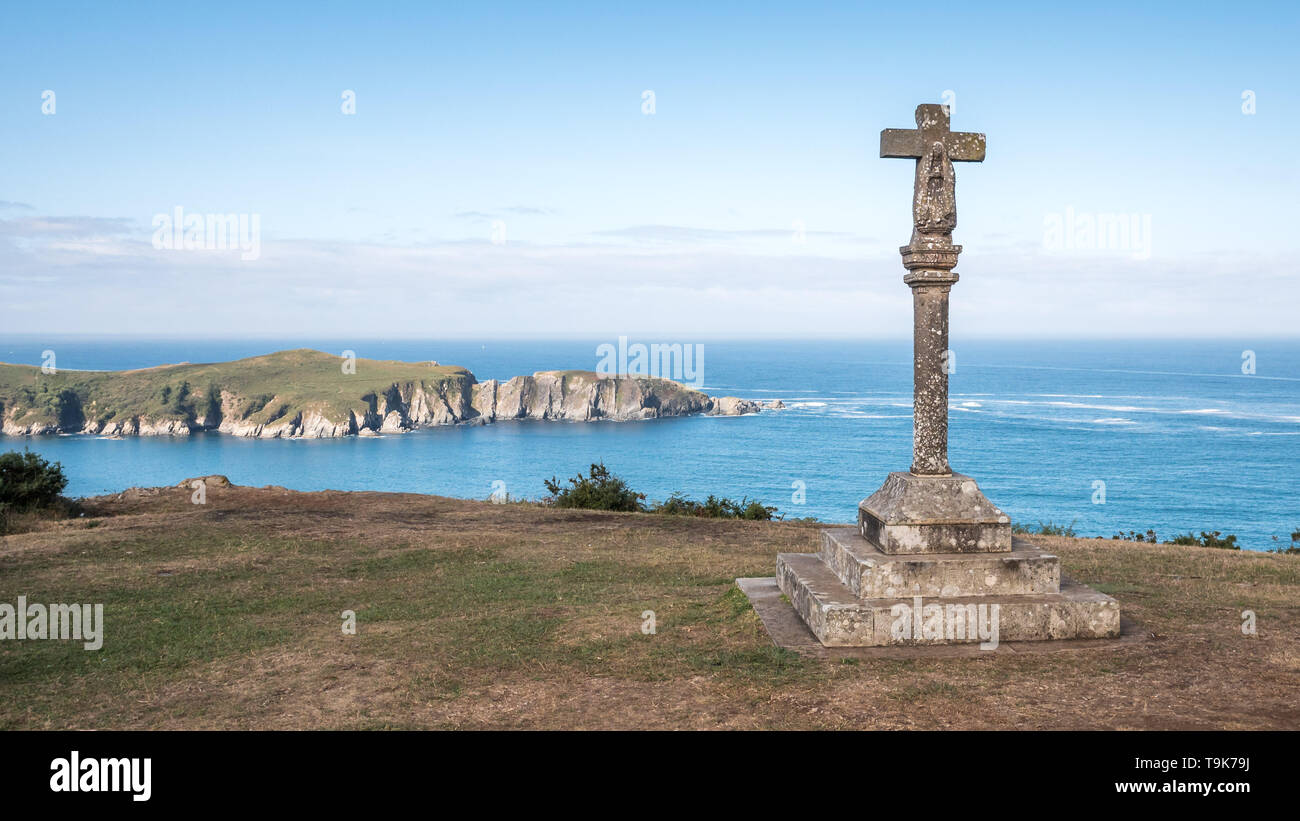Calvaire à la chapelle de San Antonio de Corveiro, Cedeira, Galice, Espagne Banque D'Images