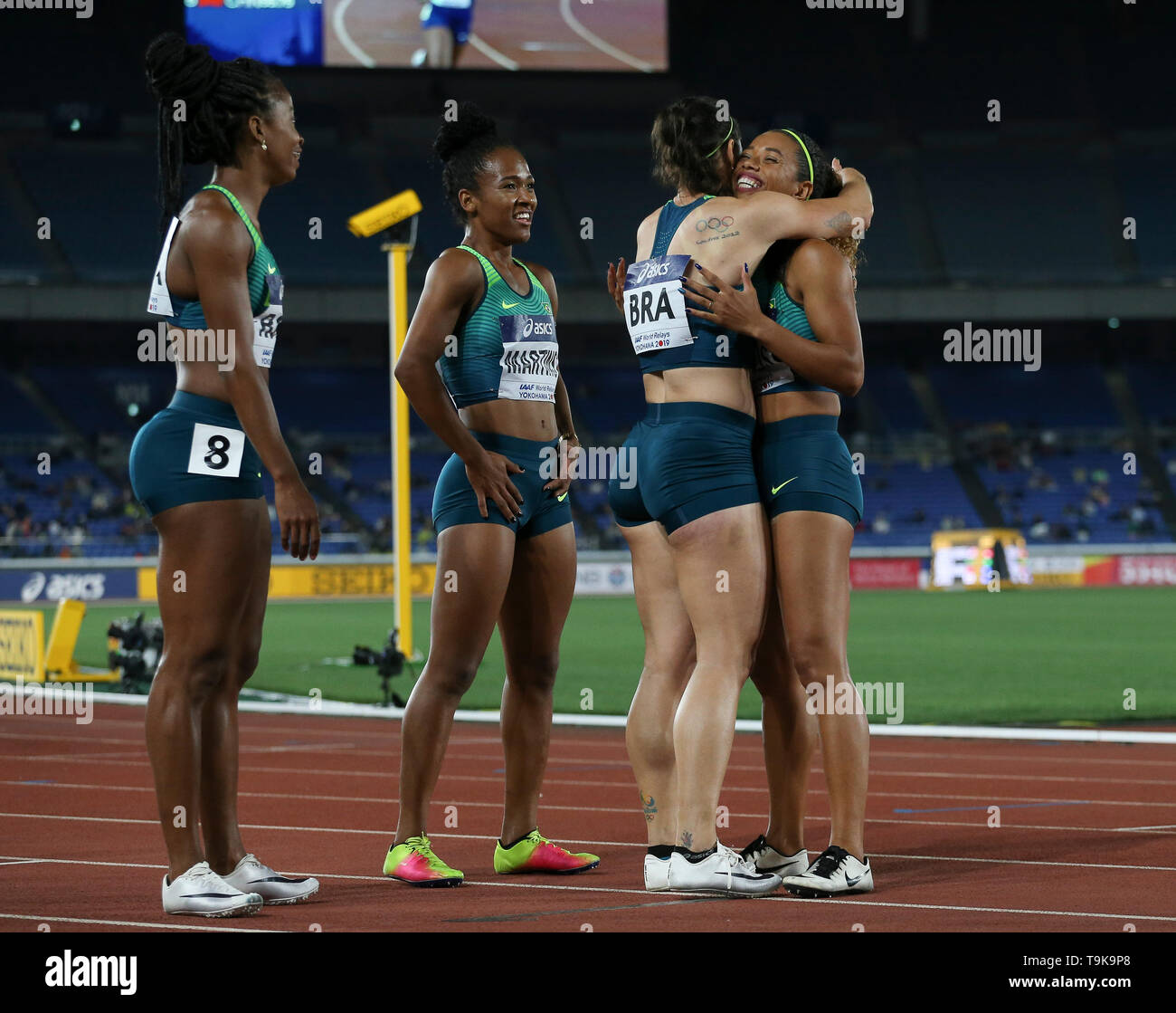 YOKOHAMA, Japon - 10 mai : les athlètes du Brésil célèbrent après le relais 4x100m durant le jour 1 de la Finale Mondiale 2019 championnats de relais au Nissan Stadium le samedi 11 mai 2019 à Yokohama, au Japon. (Photo de Roger Sedres pour l'IAAF) Banque D'Images