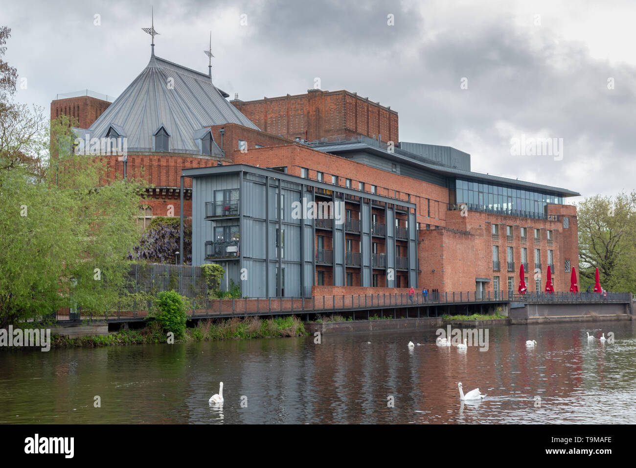 La Royal Shakespeare Company Theatre vu de la rivière Avon Banque D'Images