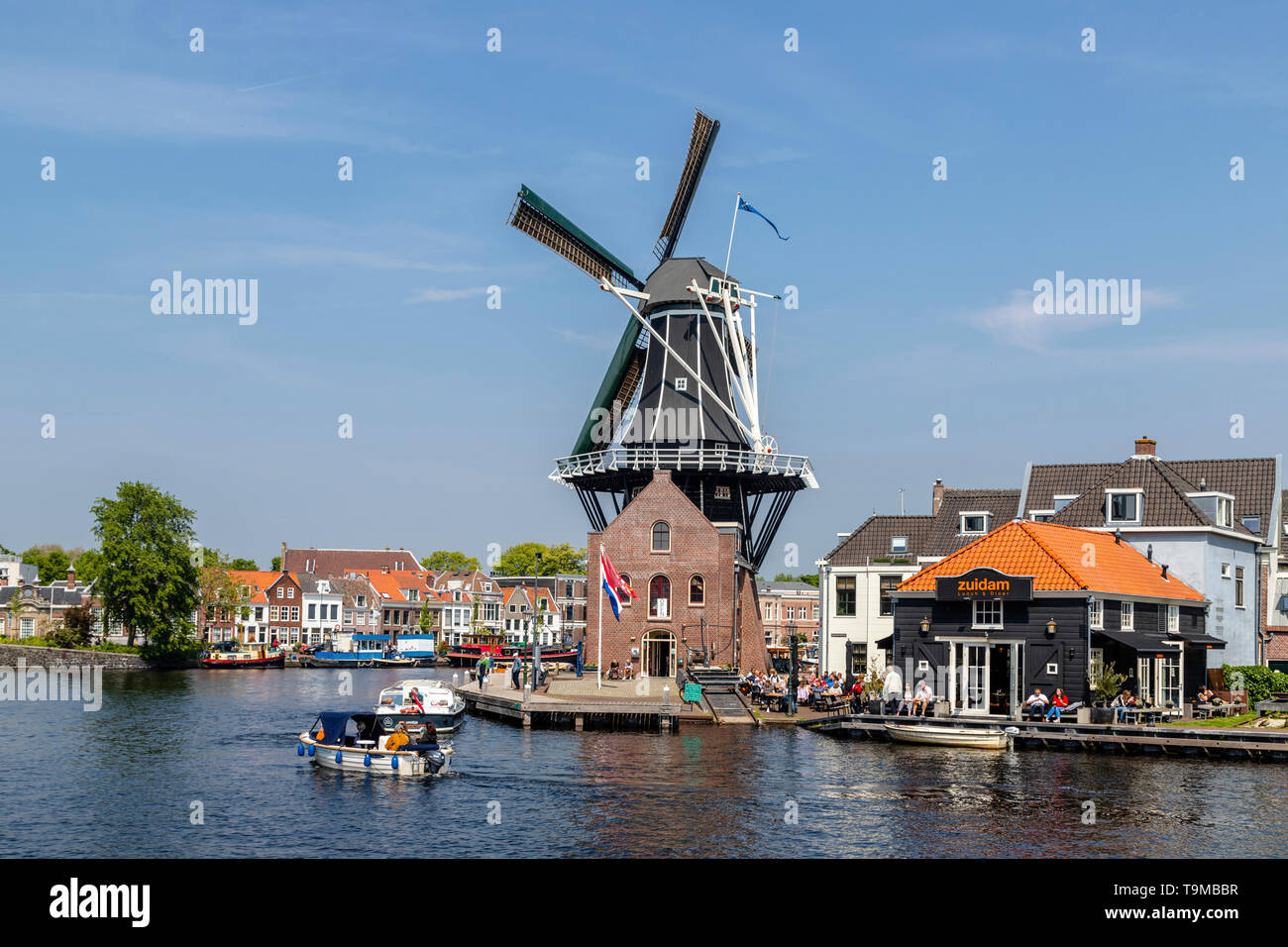 De Adriaan, un célèbre moulin et point focal sur la rivière Spaarne, Haarlem, Hollande du Nord, Pays-Bas Banque D'Images