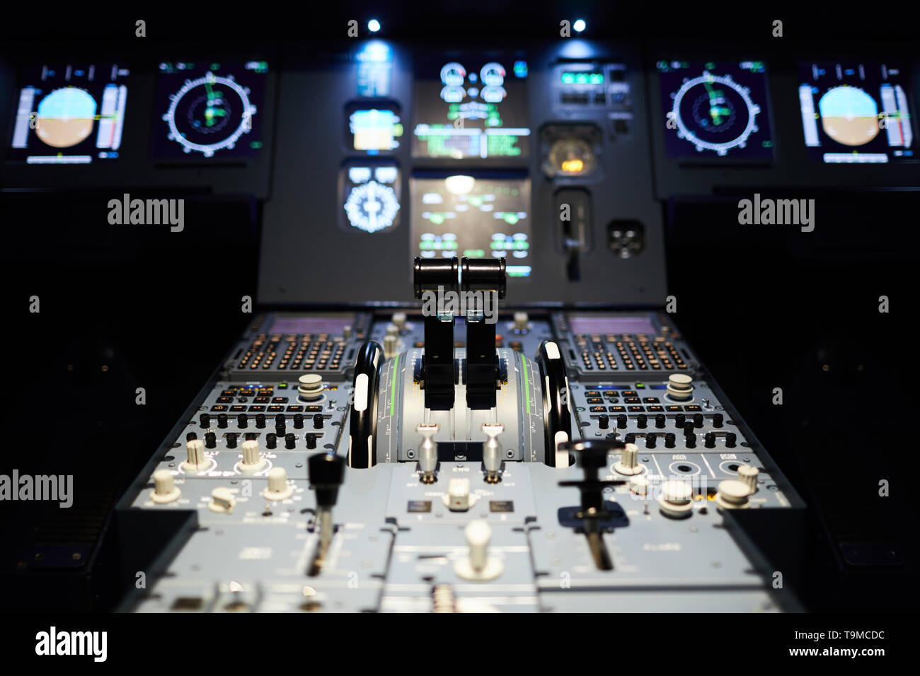 Airplane cockpit avec éclairage Banque D'Images