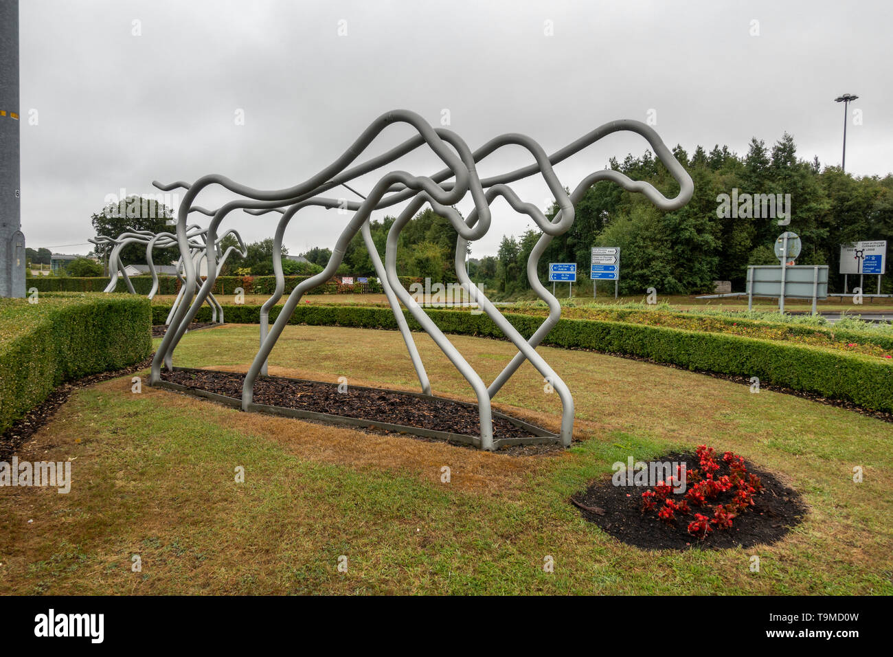 Une partie de "La sculpture des galop, créé par Paul Finch, l'extérieur de l'entrée de l'hippodrome de Curragh, Co. de Kildare, Irlande. Banque D'Images