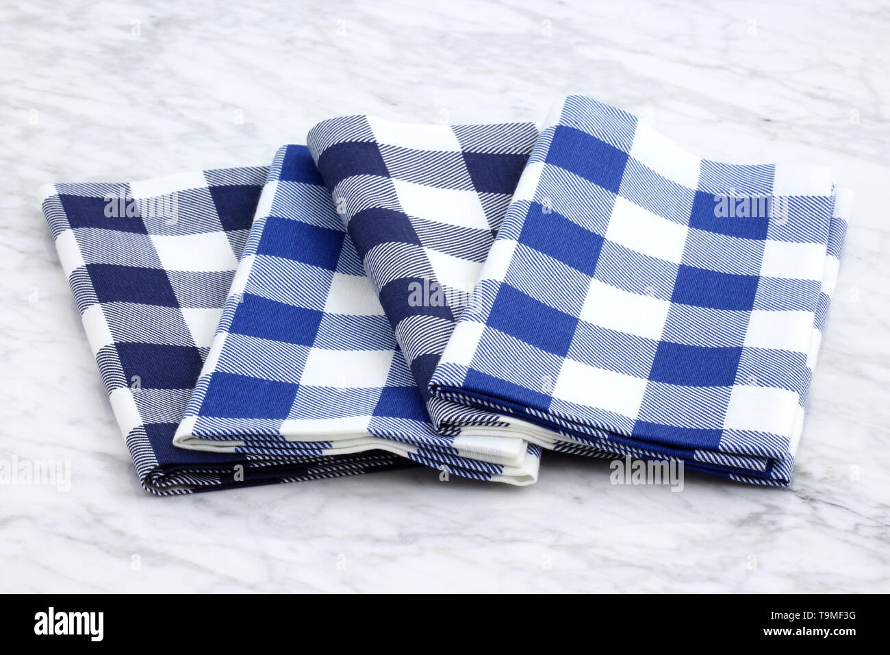 Trendy et beaux napperons serviettes frabric ou style antique sur marbre de Carrare Banque D'Images