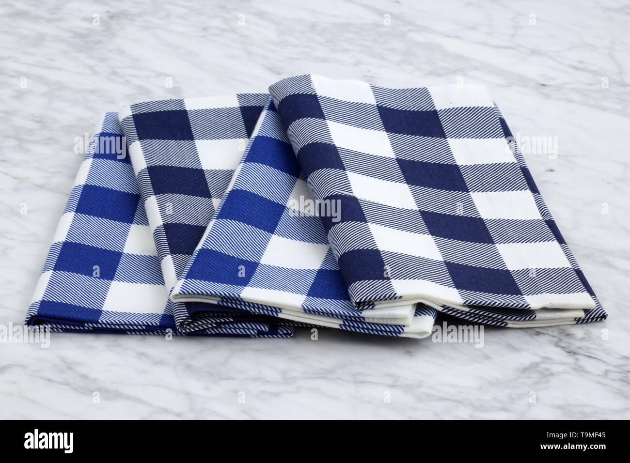 Trendy et beaux napperons serviettes frabric ou style antique sur marbre de Carrare Banque D'Images