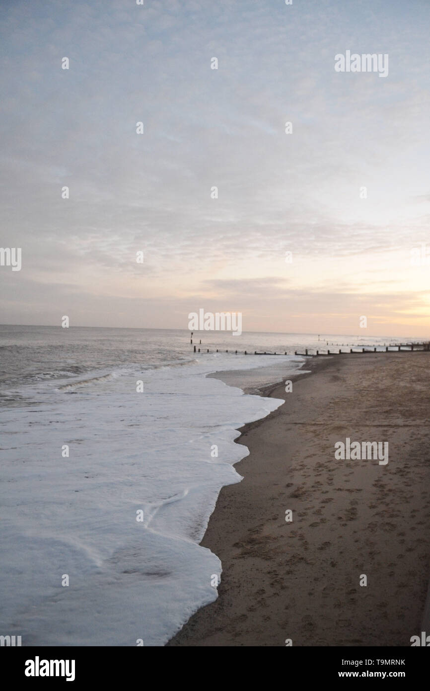 Magnifique coucher de soleil sur la plage de Southwold Banque D'Images