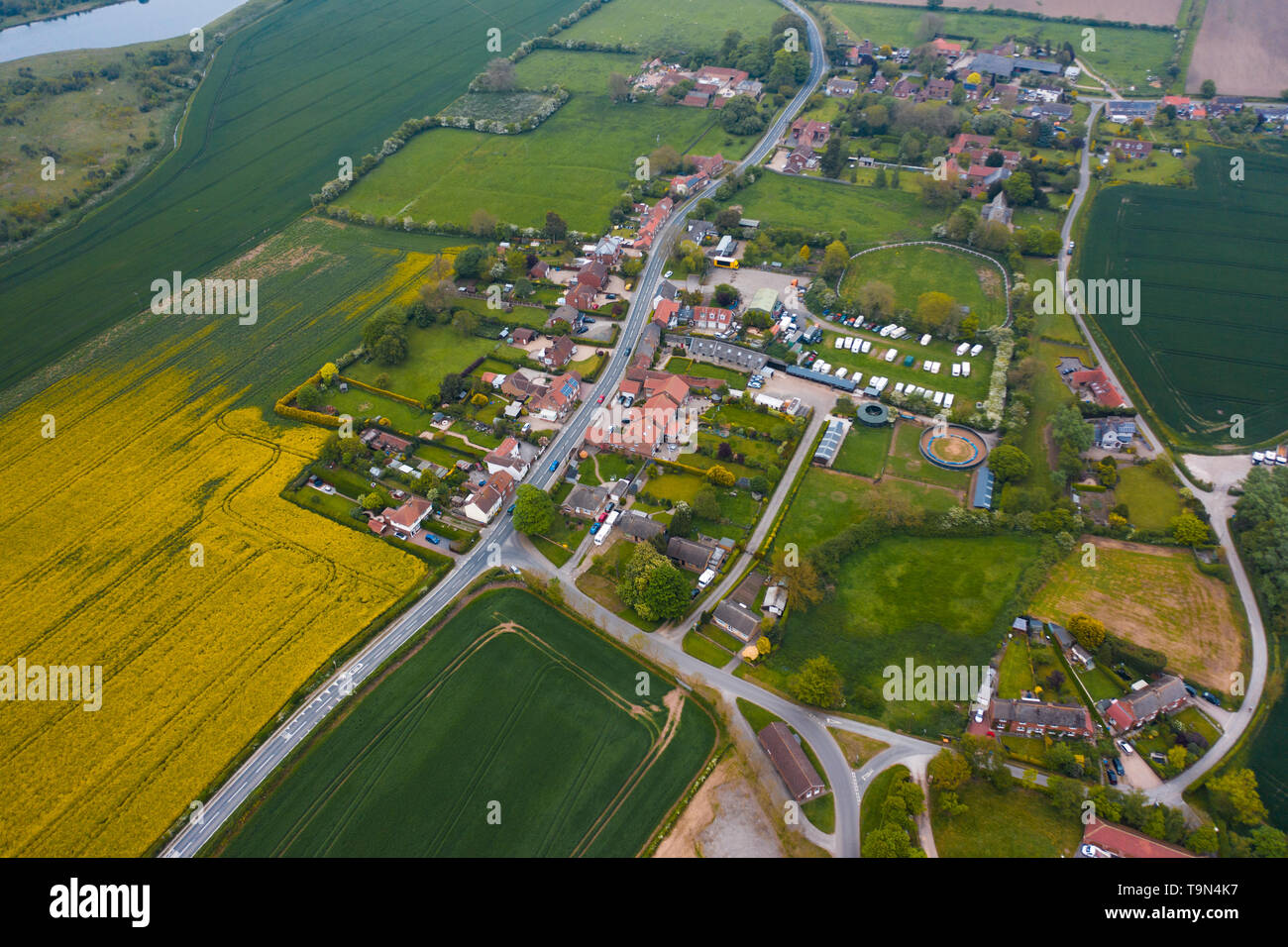 Vue aérienne du village et une paroisse civile d'Catwick, East Yorkshire, UK - Printemps 2019 Banque D'Images