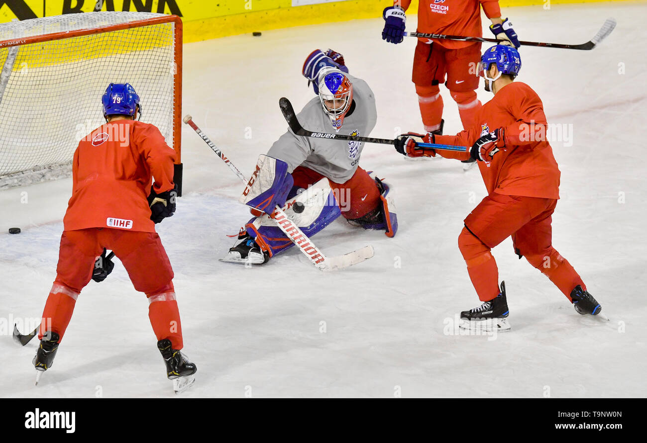 Bratislava, Slovaquie. 20 mai, 2019. L-R l'avant Tomas Zohorna, attaquant Patrik Bartosak Michal Repik et assister à une session de formation de l'équipe nationale tchèque avant le match de demain contre la Suisse à l'IIHF 2019 Championnat du monde à Bratislava, Slovaquie, le 20 mai 2019. Photo : CTK Vit Simanek/Photo/Alamy Live News Banque D'Images