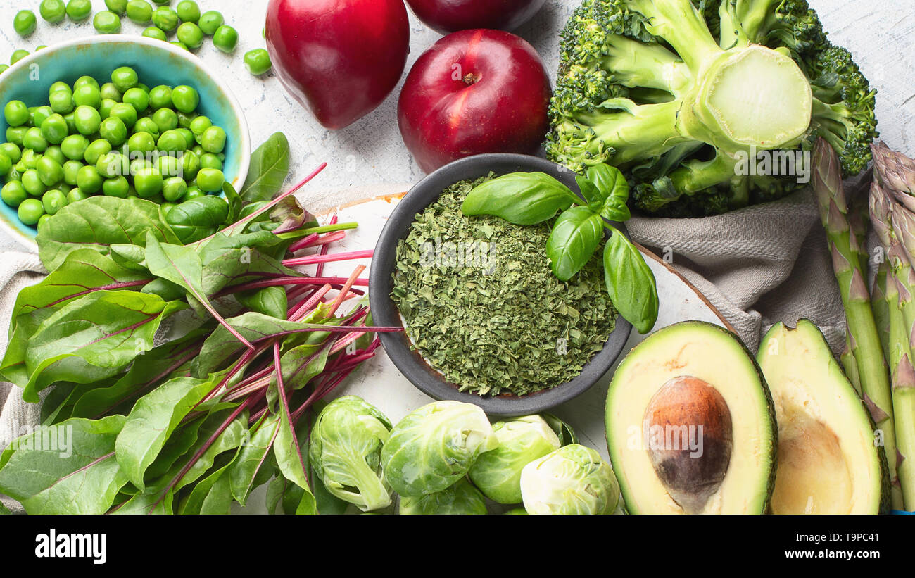 Les aliments riches en vitamine K. vue supérieure Banque D'Images