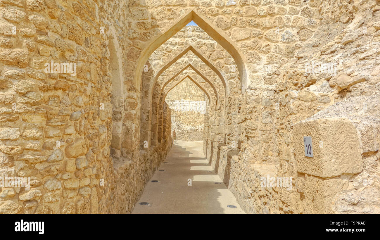 Plusieurs arches construit avec des blocs de calcaire, Qalat al Fort, Qal'at al-Bahreïn Banque D'Images