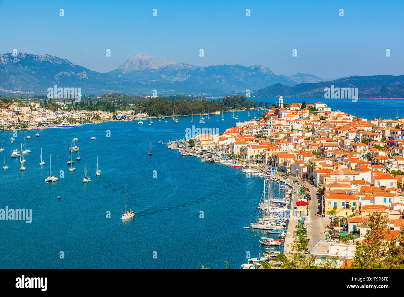 Magnifique baie près de l'île de Poros à sunny day, Grèce Banque D'Images