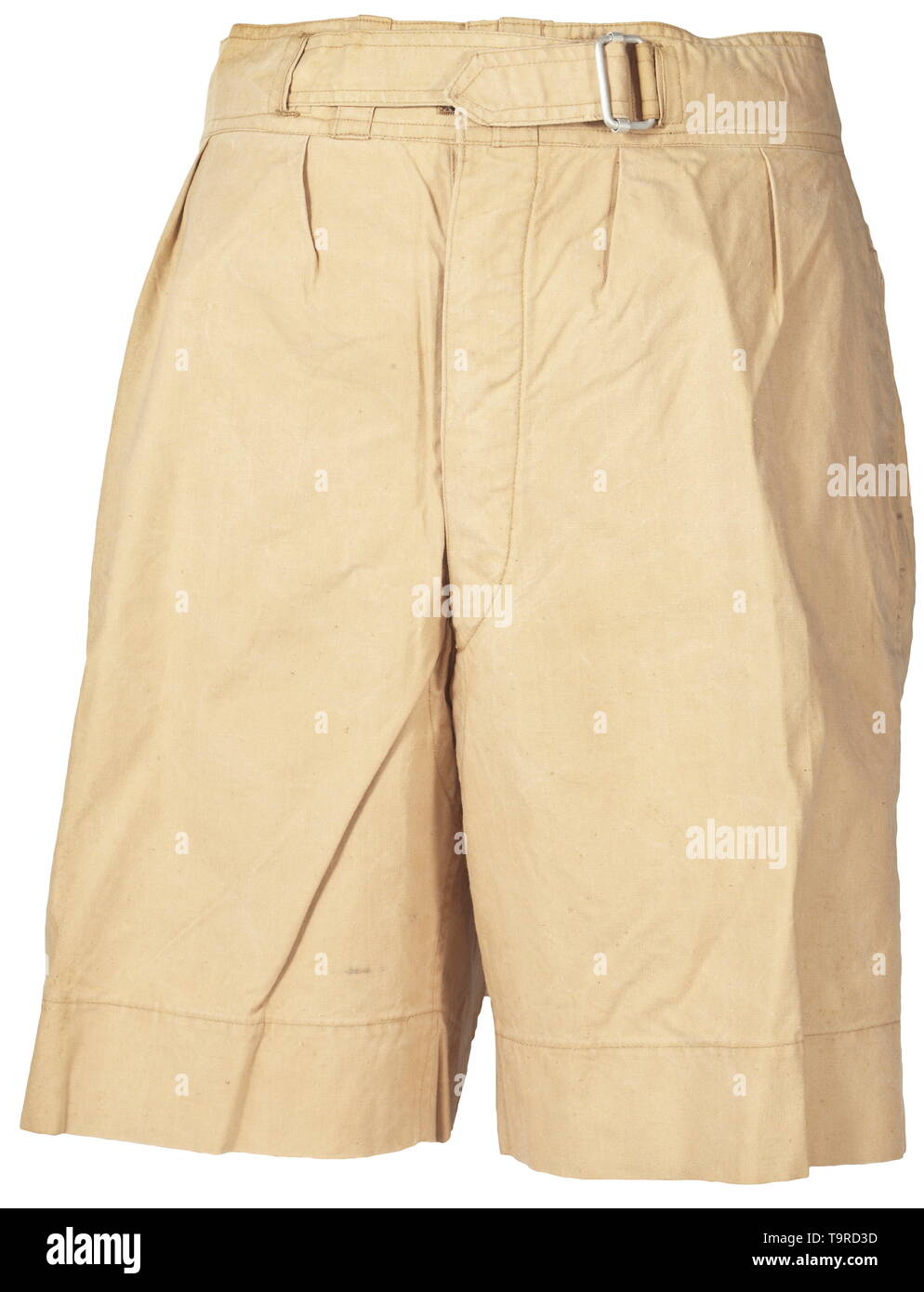 Une paire de shorts pour les régions tropicales de l'habillement de la Luftwaffe depot morceau chiffon de coton de couleur sable, avec feuilles de métal peints en brun- ou les boutons en verre. Ceinture avec boucle déployante incorporée glisser couverts, voler, bouton poches avant intégré à la couture latérale, poche arrière droite avec rabat de fermeture. Verdâtre et de couleur sable, avec la taille de l'estampage., historique, historique du 20e siècle, Editorial-Use-seulement Banque D'Images