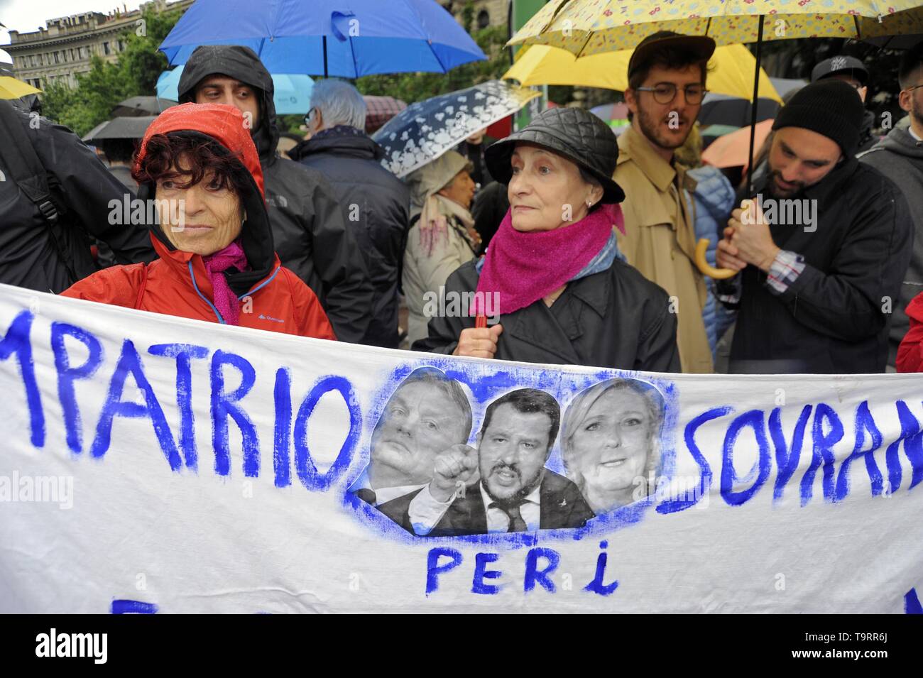 Milan, 18 mai 2019, manifestation de protestation par des groupes et organisations démocratiques contre un rassemblement électoral des souverainist et fasciste des partis européens avec la présence de Matteo Salvini, Marine Le Pen et d'autres dirigeants politiques d'extrême droite Banque D'Images