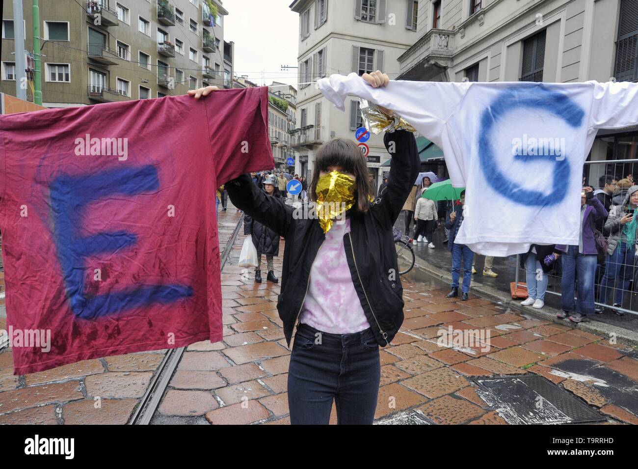 Milan, 18 mai 2019, manifestation de protestation par des groupes et organisations démocratiques contre un rassemblement électoral des souverainist et fasciste des partis européens avec la présence de Matteo Salvini, Marine Le Pen et d'autres dirigeants politiques d'extrême droite Banque D'Images