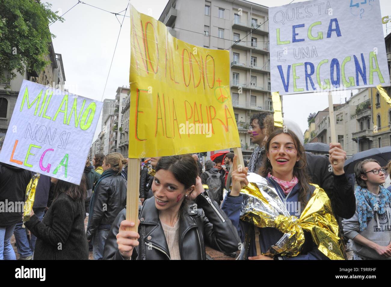 Milan, 18 mai 2019, manifestation de protestation par des groupes et organisations démocratiques contre un rassemblement électoral des souverainist et fasciste des partis européens avec la présence de Matteo Salvini, Marine Le Pen et d'autres dirigeants politiques d'extrême droite Banque D'Images