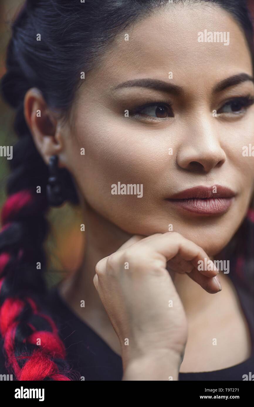 Close-Up Portrait of Beautiful Hot Asian Woman Outdoor Banque D'Images