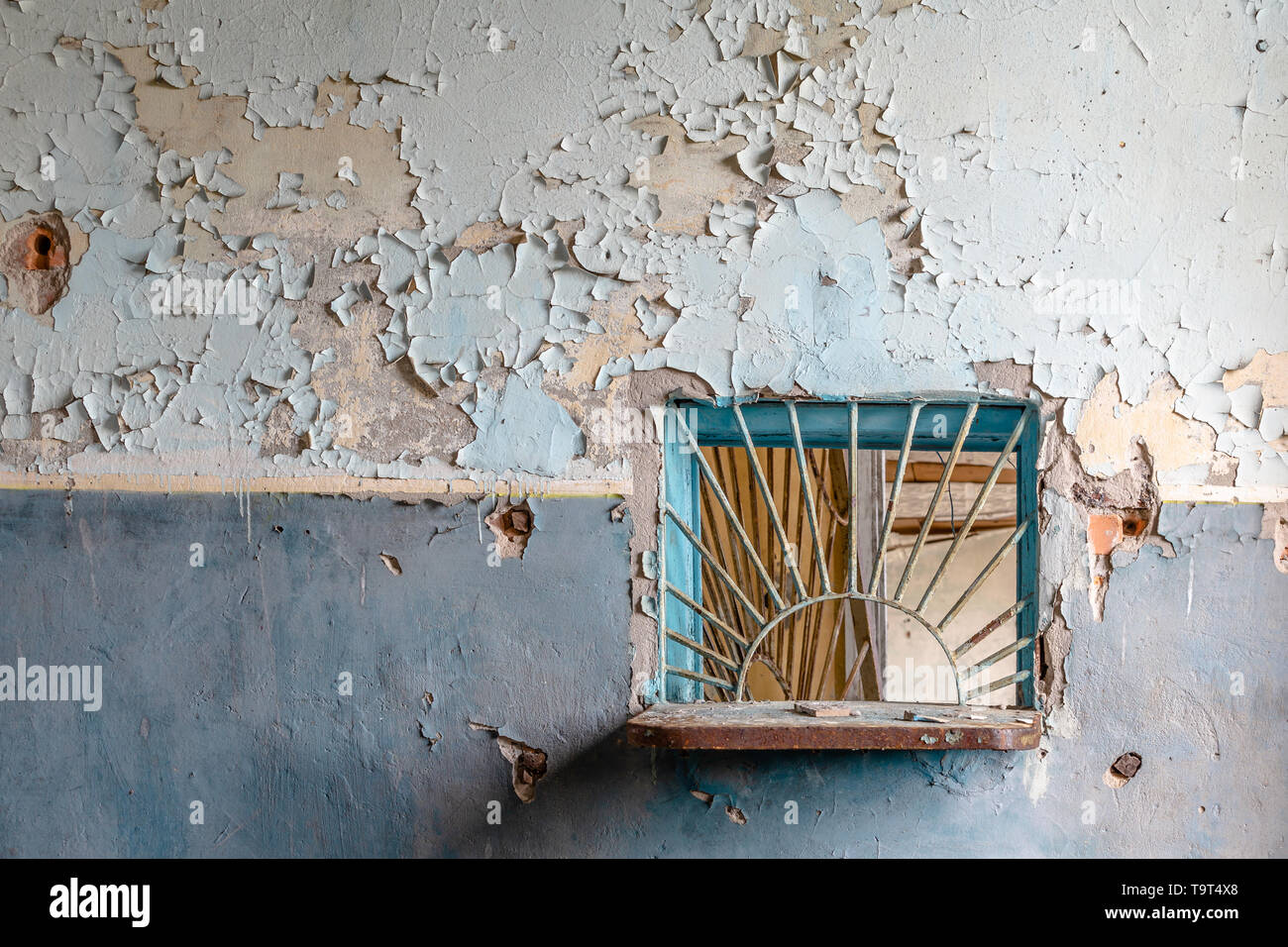 Vintage billetterie d'un bureau de poste dans la zone d'exclusion de Tchernobyl au Bélarus Banque D'Images