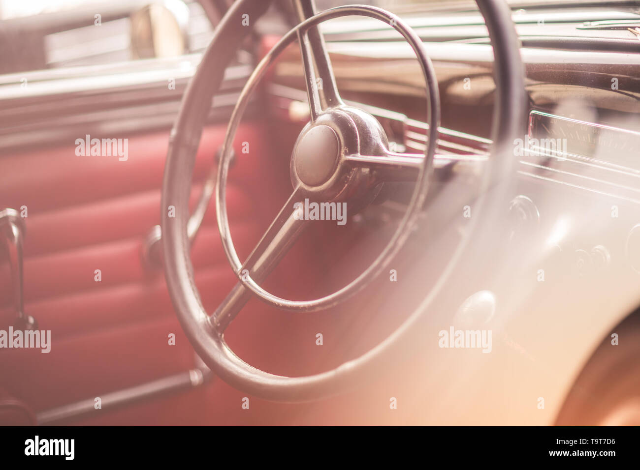 Classic vintage car intérieur, Close up sur le volant, tableau de bord, Banque D'Images