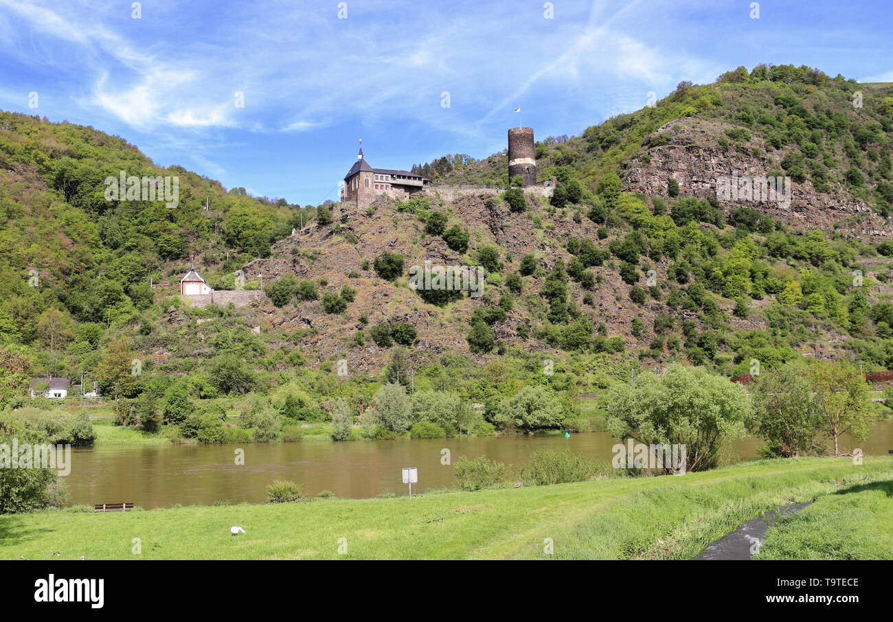 Hilltop antiques fortifications sur la Moselle en Allemagne Banque D'Images