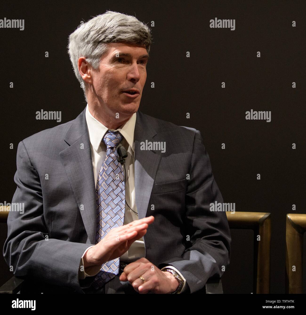 L'historien en chef de la NASA Bill Barry commentaires pendant une discussion de groupe après la première du film : Apollo 11 : Premiers pas Edition au Smithsonian National Air and Space Museum 14 mai 2019 à Washington. Banque D'Images