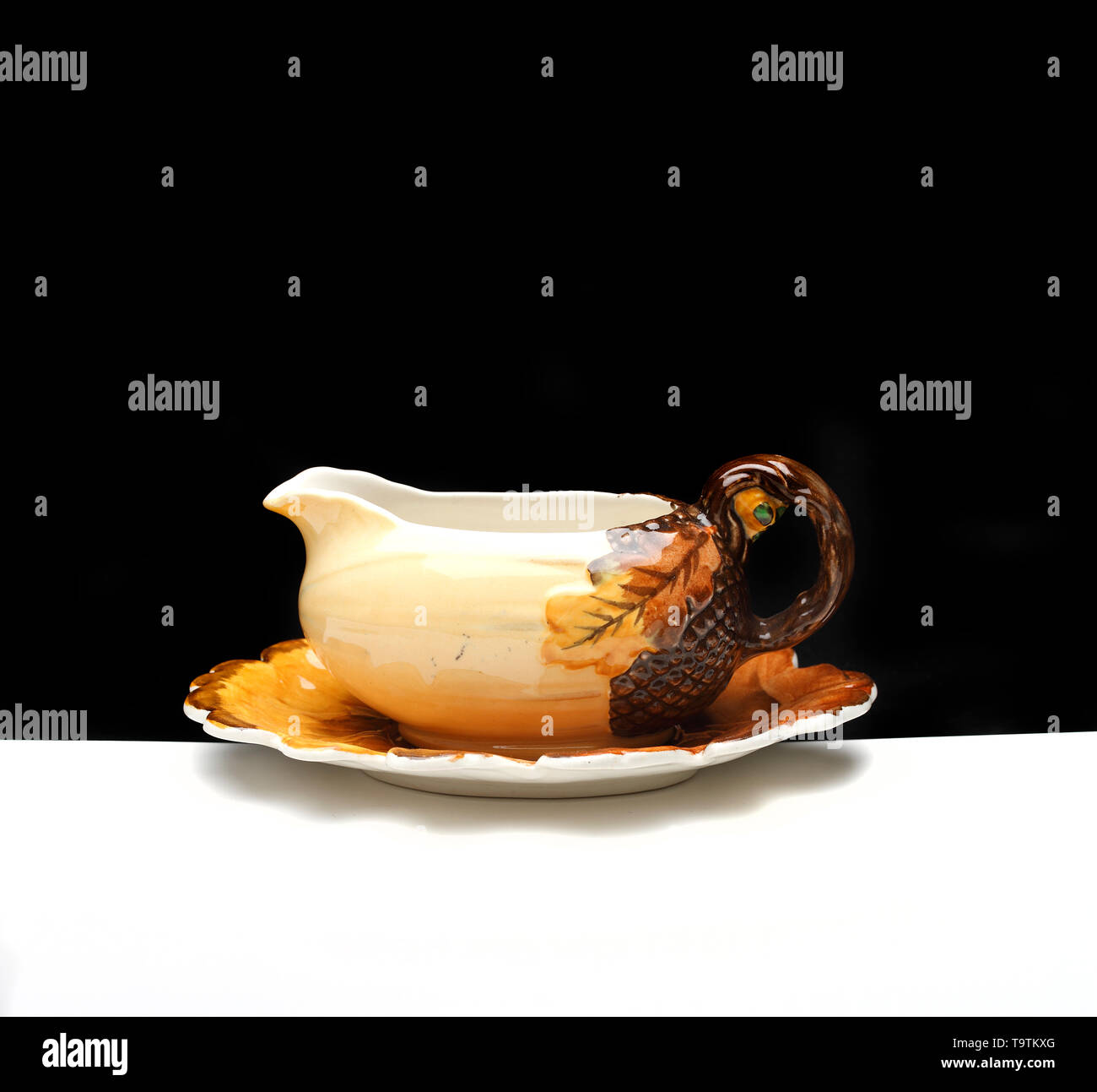 Burleighware' et 'Acorn verseuse stand Nom : Burleighware' et 'Acorn verseuse stand Date : Event : adresse/lieu : Sandyford, Stoke-on-Trent Burleigh Pottery Banque D'Images