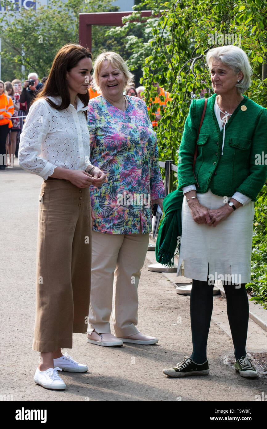 Londres, Royaume-Uni. 20 mai 2019. Catherine, l'Duchesss de Cambridge visites la RHS Retour à la nature jardin qu'elle a co-conçu. Appuyez sur Jour à la 2019 RHS Chelsea Flower Show. Photo : Bettina Strenske/Alamy Live News Banque D'Images