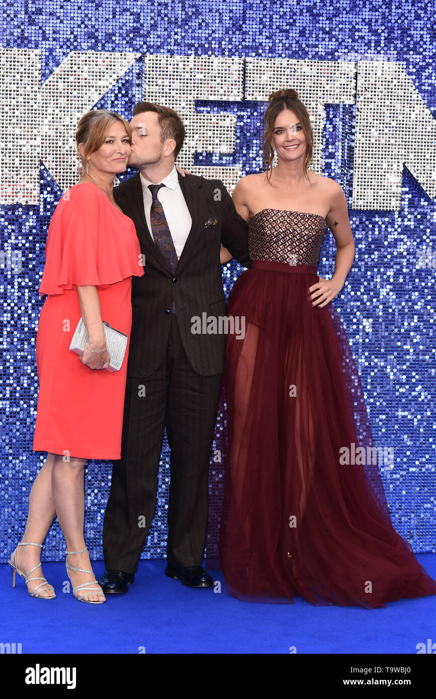 Londres, Royaume-Uni. 20 mai, 2019. Londres, Royaume-Uni. 20 mai 2019 : Taron Egerton, maman Christine et petite amie Emily Thomas arrivant pour la 'Rocketman' UK premiere à Leicester Square, Londres. Photo : Steve Sav/Featureflash Crédit : Paul Smith/Alamy Live News Banque D'Images