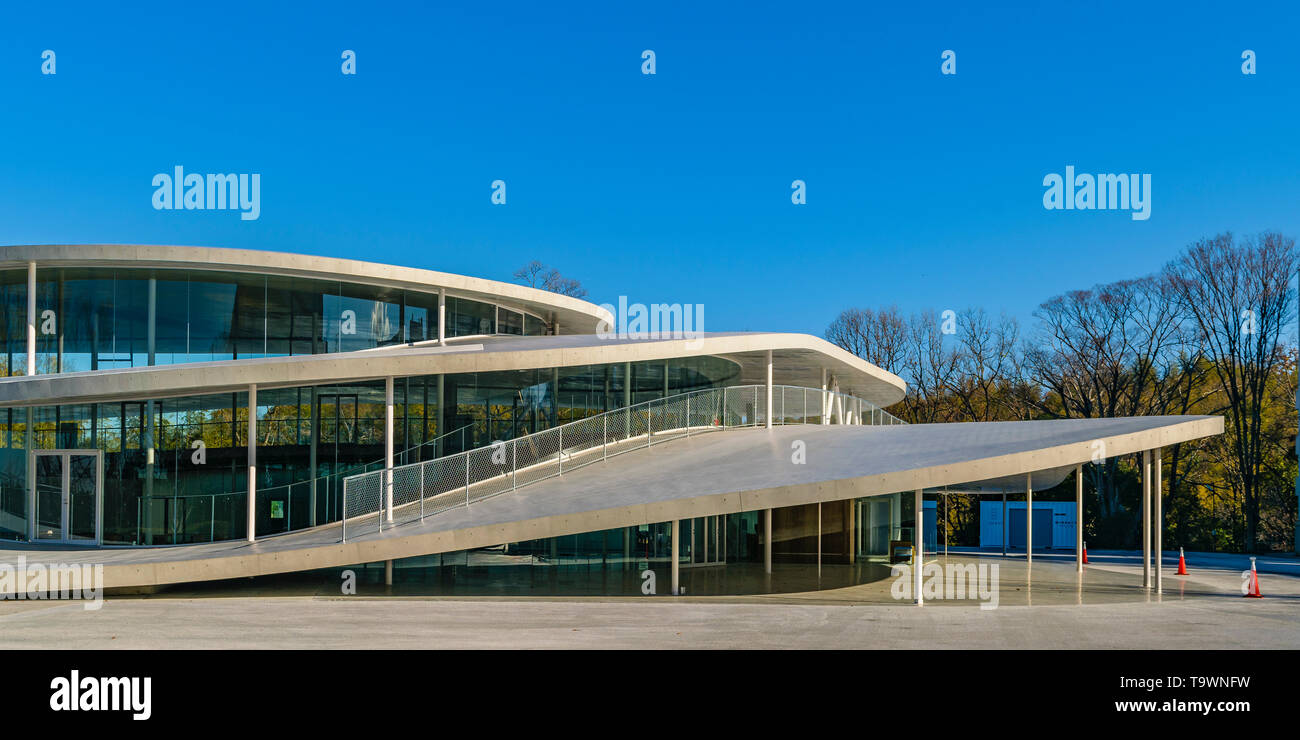 OSAKA, JAPON, JANVIER - 2019 - façade extérieure de Kazuyo Sejima Osaka University of arts building à minamikawachi-gun district, Osaka, Japon Banque D'Images