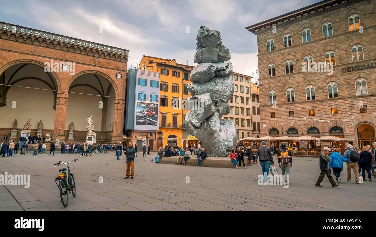 La sculpture moderne intitulé Big argile dans la Piazza della Signoria, Florence, Italie Banque D'Images