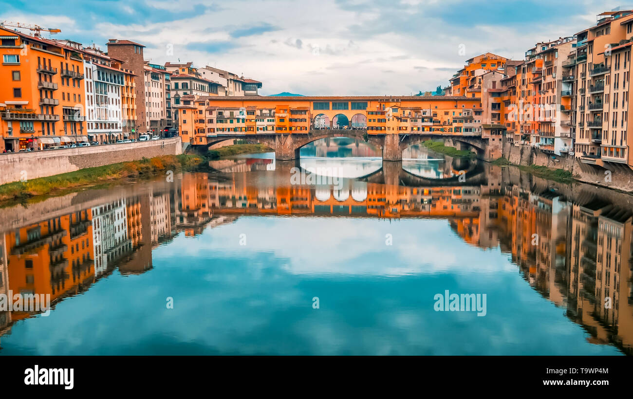 Le Ponte Vecchio Sur l'Arno à Florence, Italie Banque D'Images