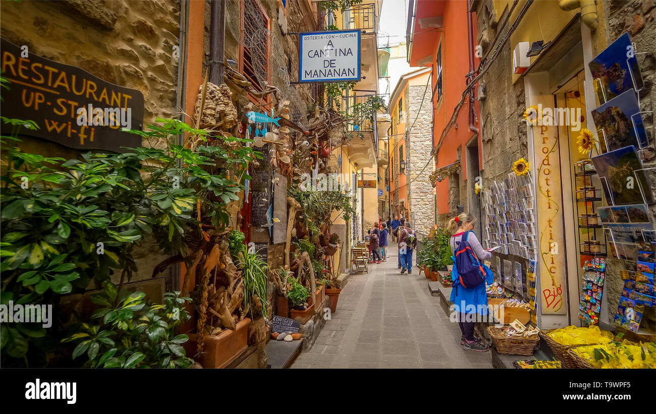Ruelle dans le village de Corniglia Cinque Terre, La Spezia, Italie Banque D'Images