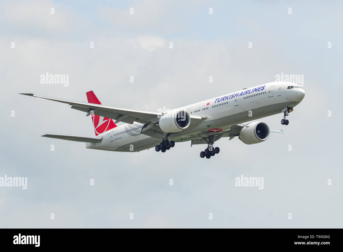 Bangkok, Thaïlande - 17 Sep 2018. TC-LJE Turkish Airlines Boeing 777-300ER à l'atterrissage à l'Aéroport International Suvarnabhumi de Bangkok (BKK). Banque D'Images