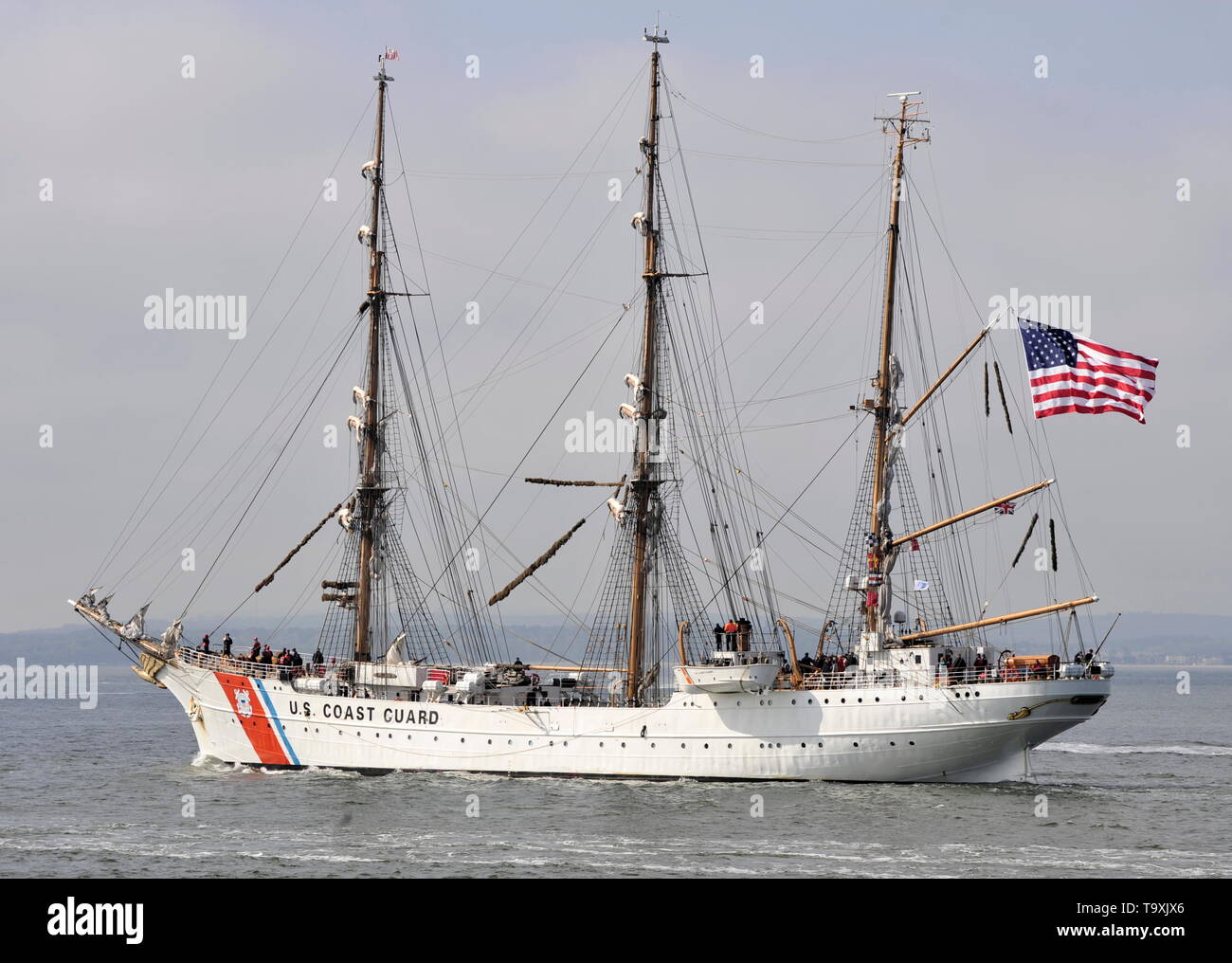 Nouvelles photos d'AJAX. 30ème avril 2019. PORTSMOUTH, Angleterre. - La FORMATION DE LA GARDE CÔTIÈRE DES États-unis, 1936 EAGLE CONSTRUIT PAR CHANTIER ALLEMAND BLOHMN & VOSS COMME LE Horst Wessel, Outward Bound APRÈS UNE VISITE DE COURTOISIE. PHOTO:TONY HOLLAND/AJAX REF:7742 SRD191105 Banque D'Images