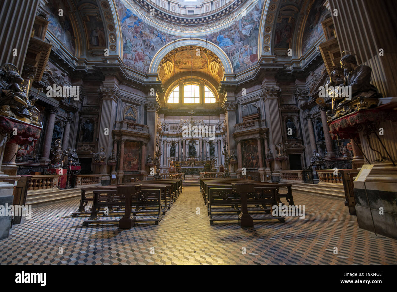 Duomo di Napoli, à l'intérieur Banque D'Images