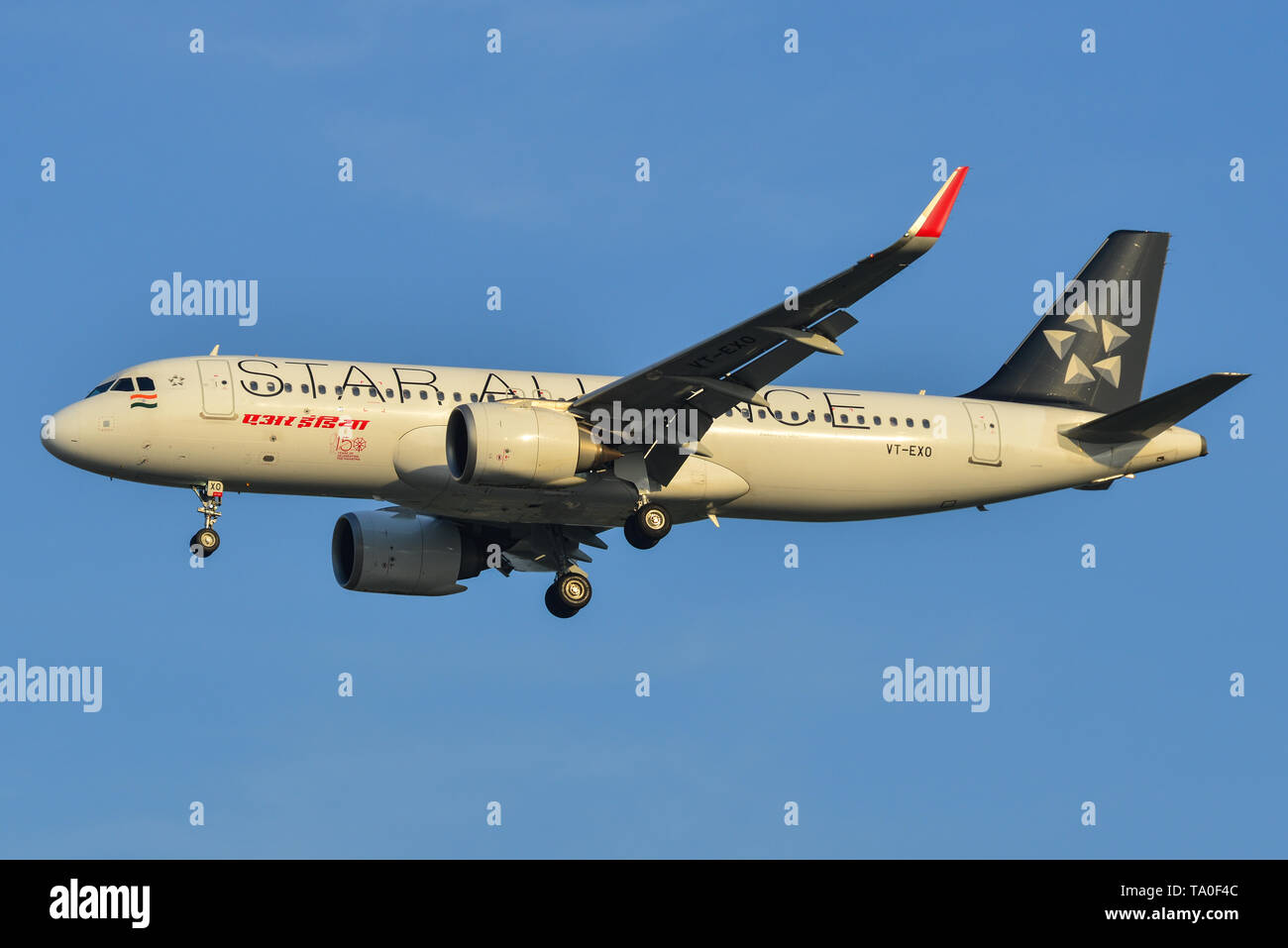 Singapour - Mars 27, 2019. VT-EXO Inde Air Airbus A320 NEO (livrée de Star  Alliance) l'atterrissage à l'aéroport de Changi (NAS Photo Stock - Alamy
