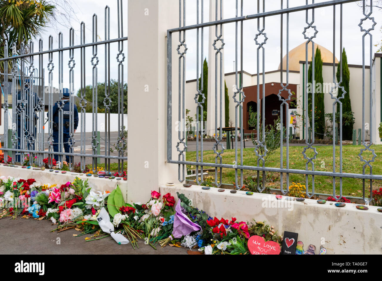 Christchurch, Nouvelle-Zélande, mosquée, Masjid Al Noor, avec la présence de la police et d'hommages mémorial Banque D'Images